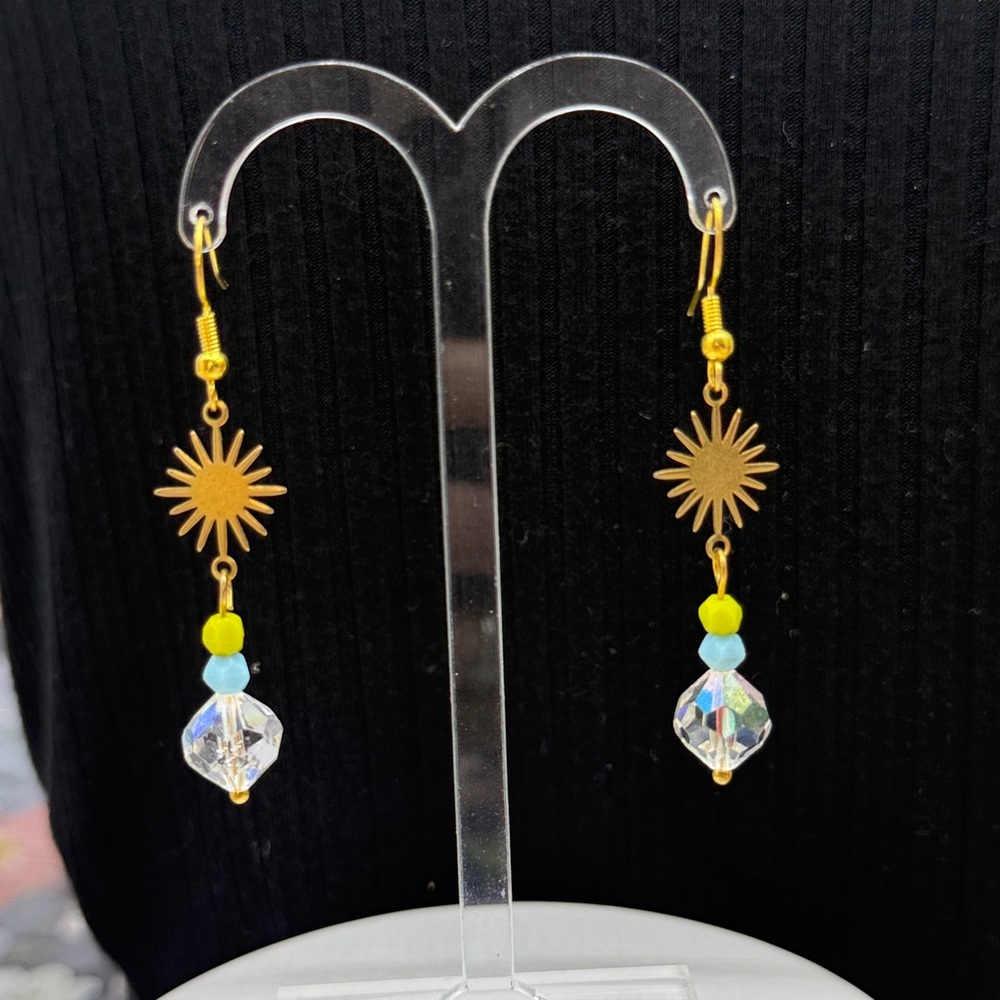 👑Adorned Crown Jewelry assemblage vintage Crystal sun burst blue green earrings